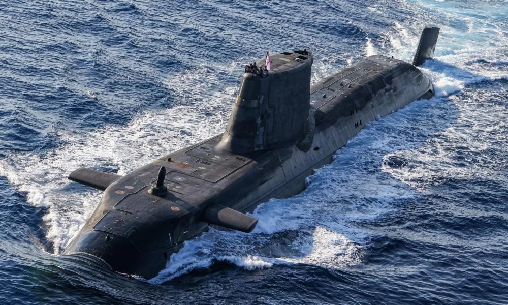 AUKUS: Η Γαλλία απαντά στις ΗΠΑ κλείνοντας το μάτι στην Ινδία – Έτσι το Παρίσι θα περιορίσει τη χασούρα στην Naval Group
